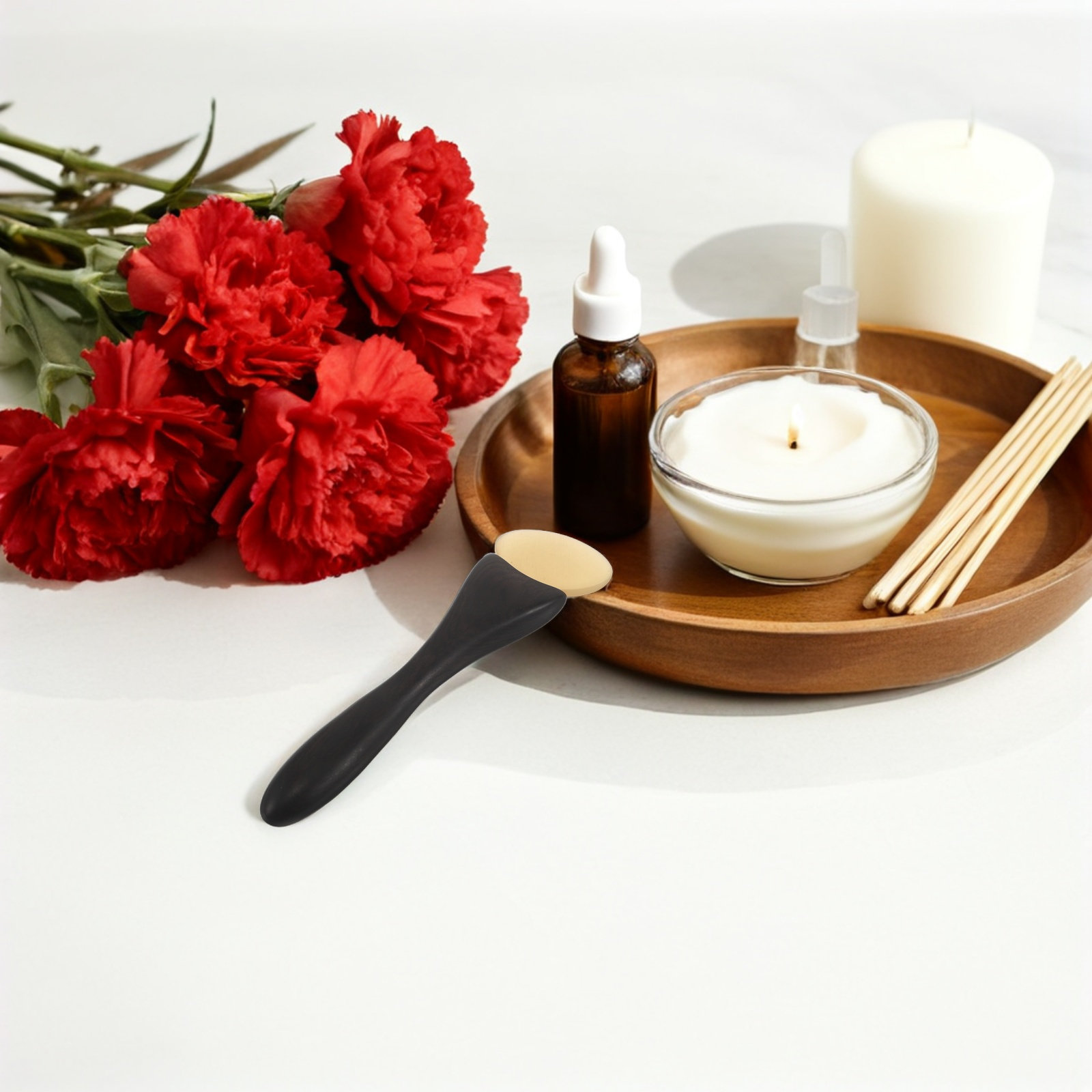 Skincare Natur E - Массажер для лица из сандалового дерева,